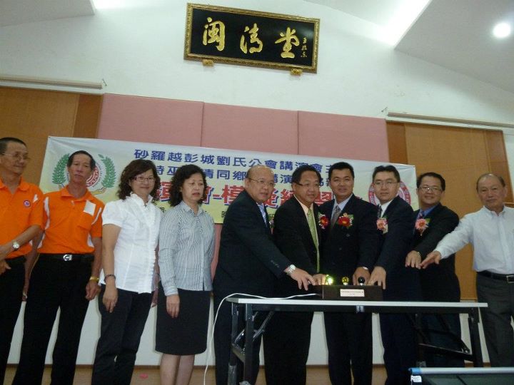 375077_2163106956615_1214830993_31988000_1763705092_n