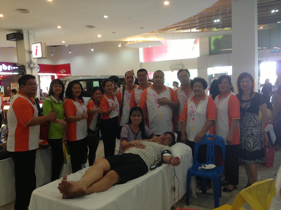 1379393_10200660639537796_662316253_n