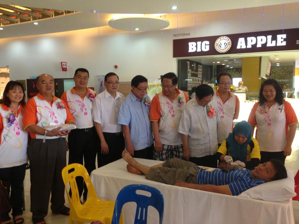 551205_10200660646057959_1818760736_n