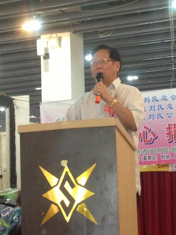 552730_10200660650018058_572586592_n